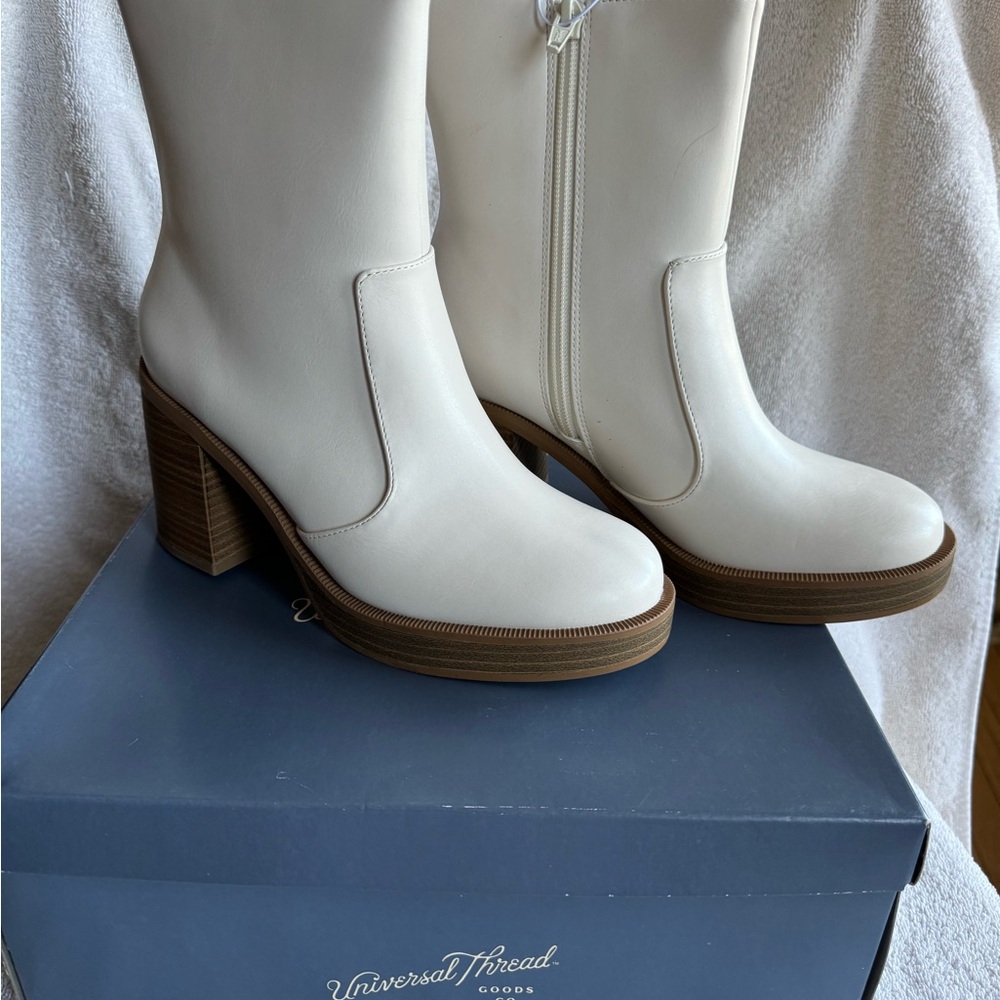 Universal Thread Women's White Jenna Boots